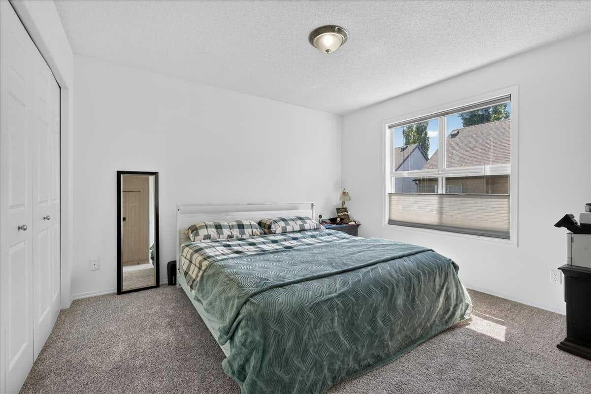137 Bridlewood Lane SW