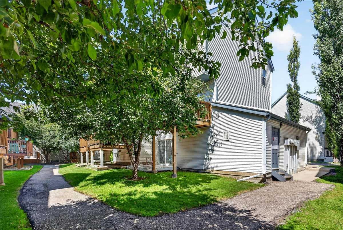 137 Bridlewood Lane SW