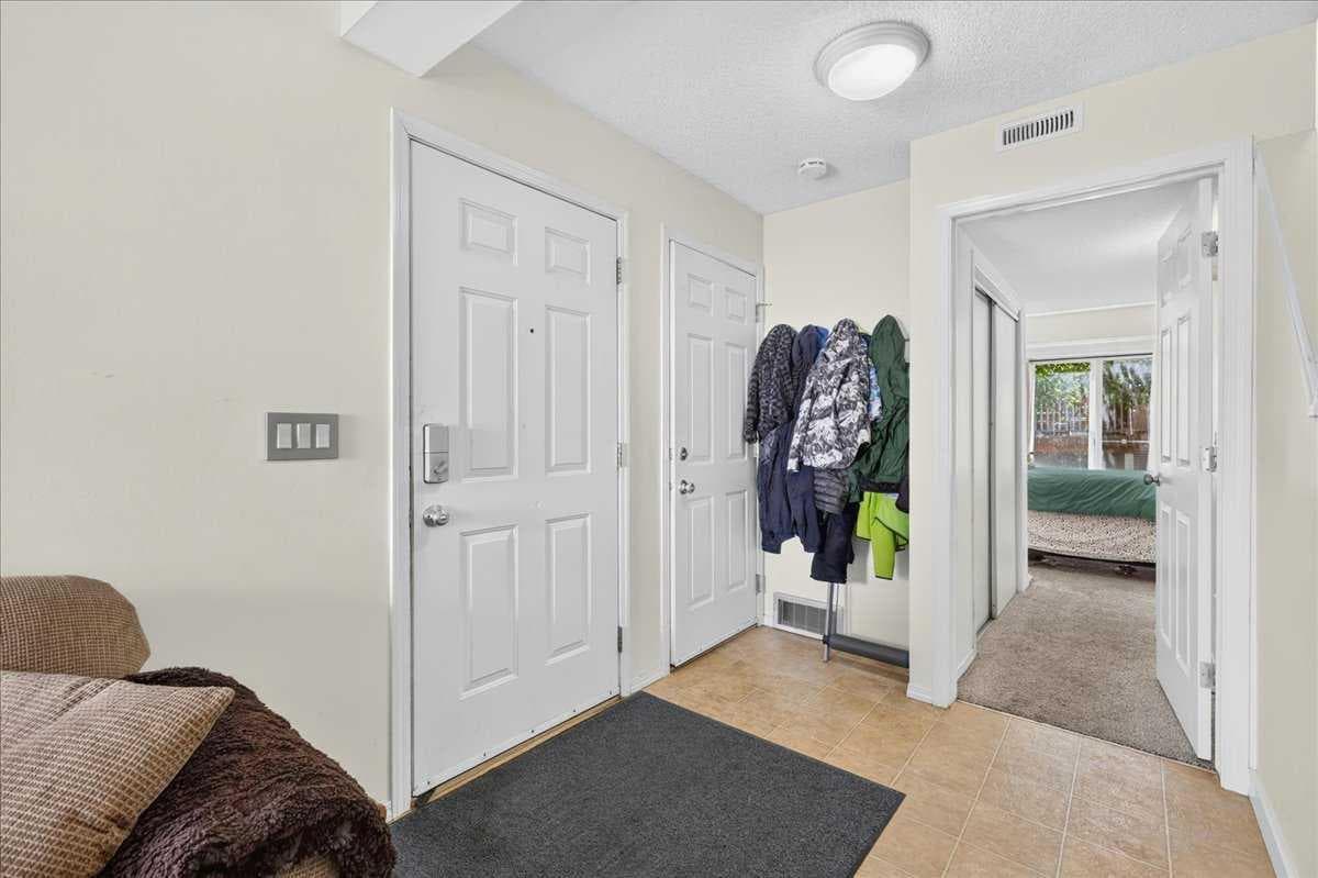 137 Bridlewood Lane SW