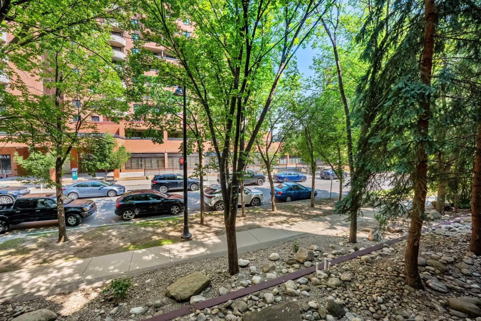 209, 777 3 Avenue SW