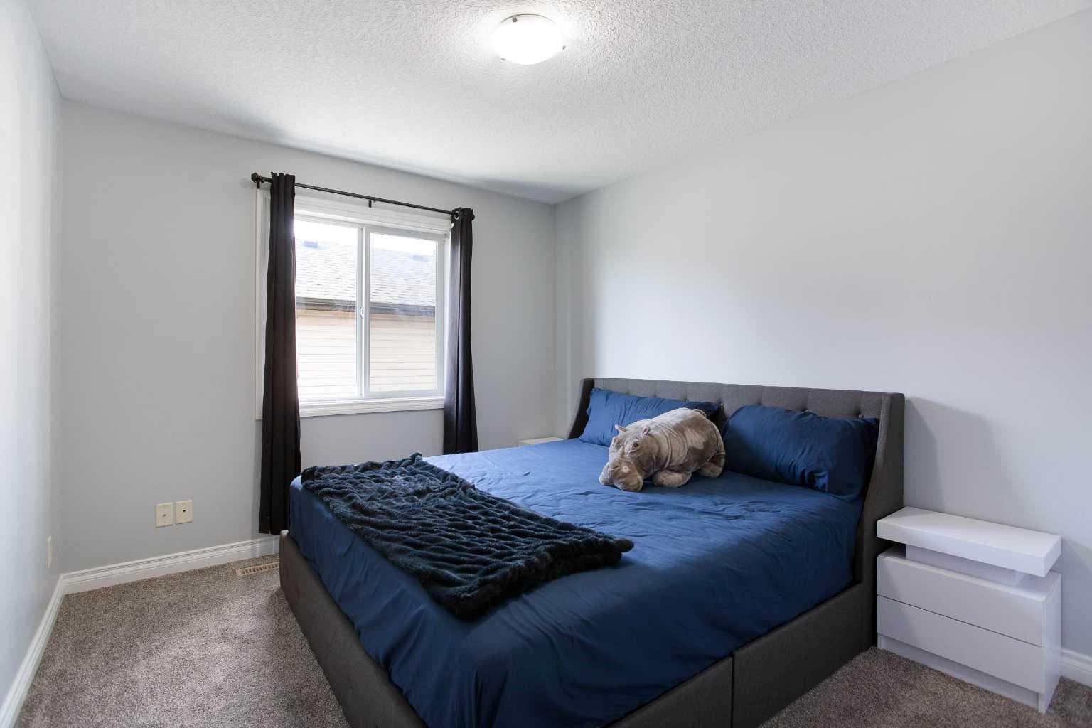 1925 Luxstone Park SW