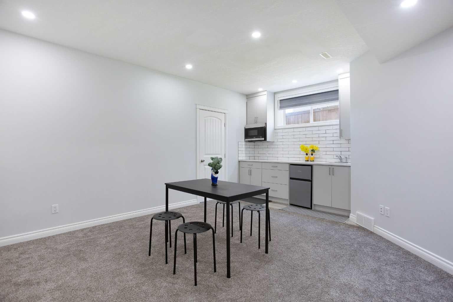 1925 Luxstone Park SW