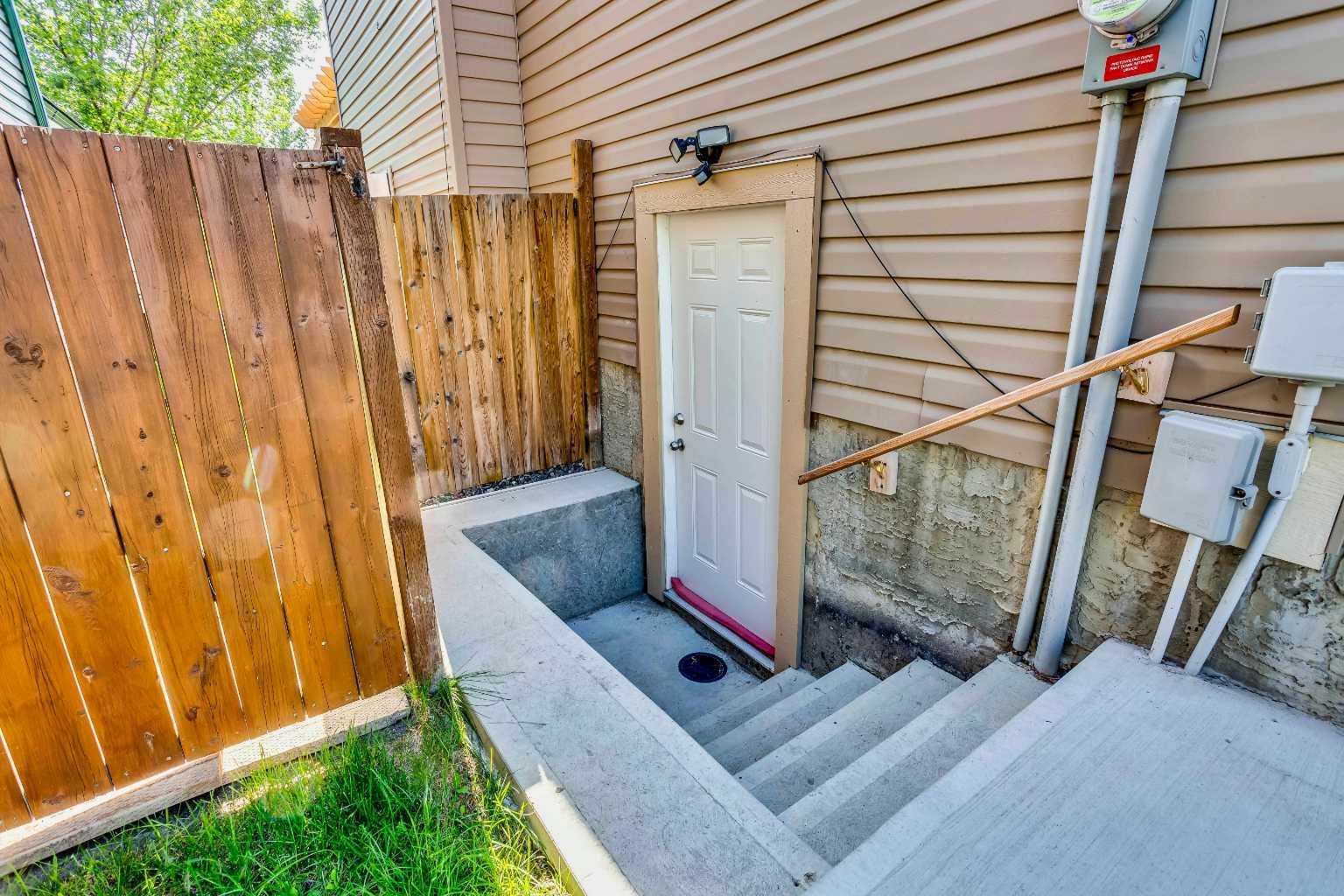 1925 Luxstone Park SW