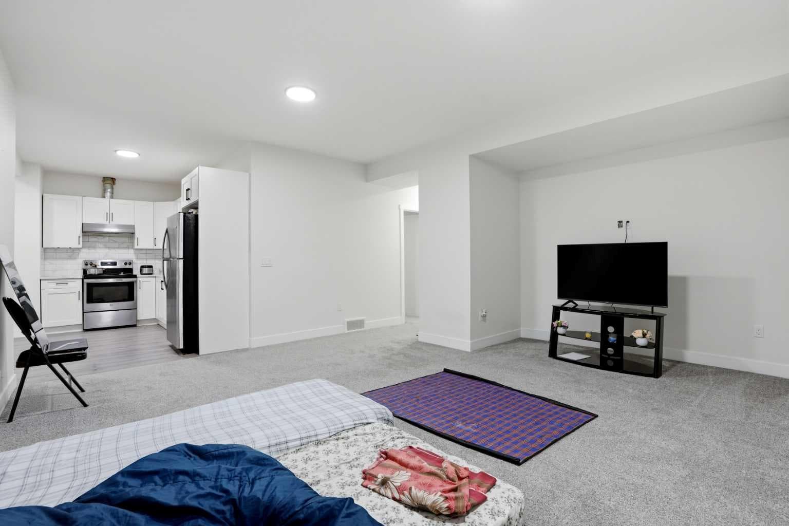 166 Kinniburgh Crescent 