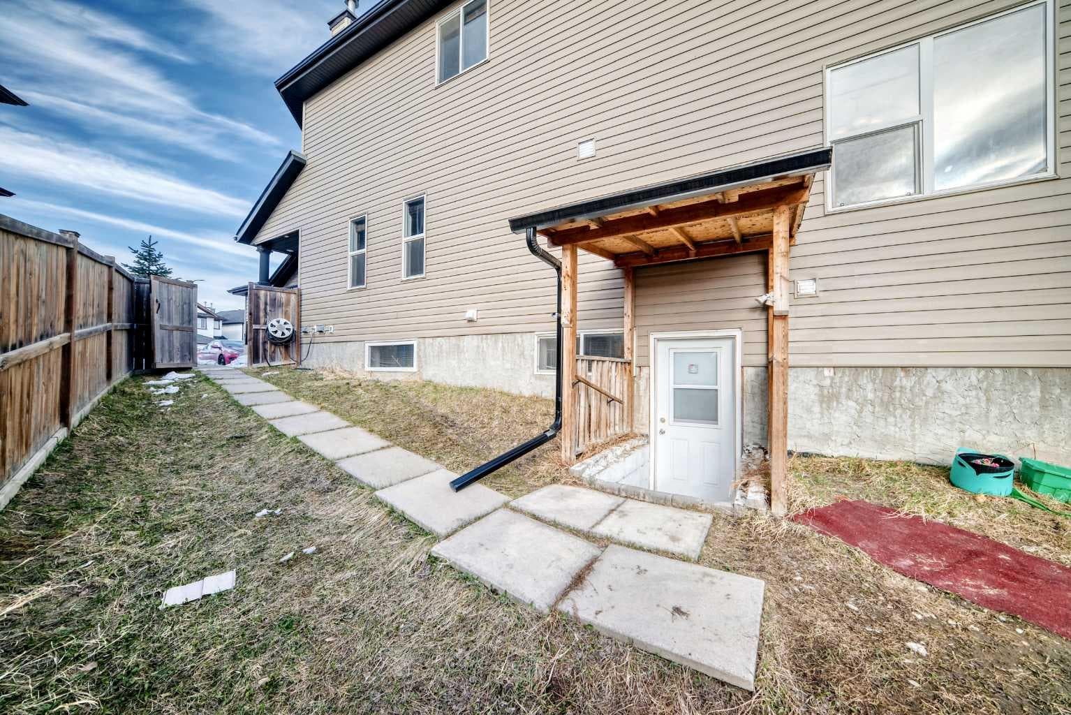 36 Saddleland Court NE