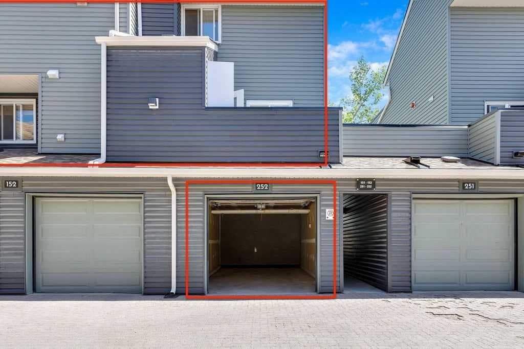 252, 66 Glamis Green SW