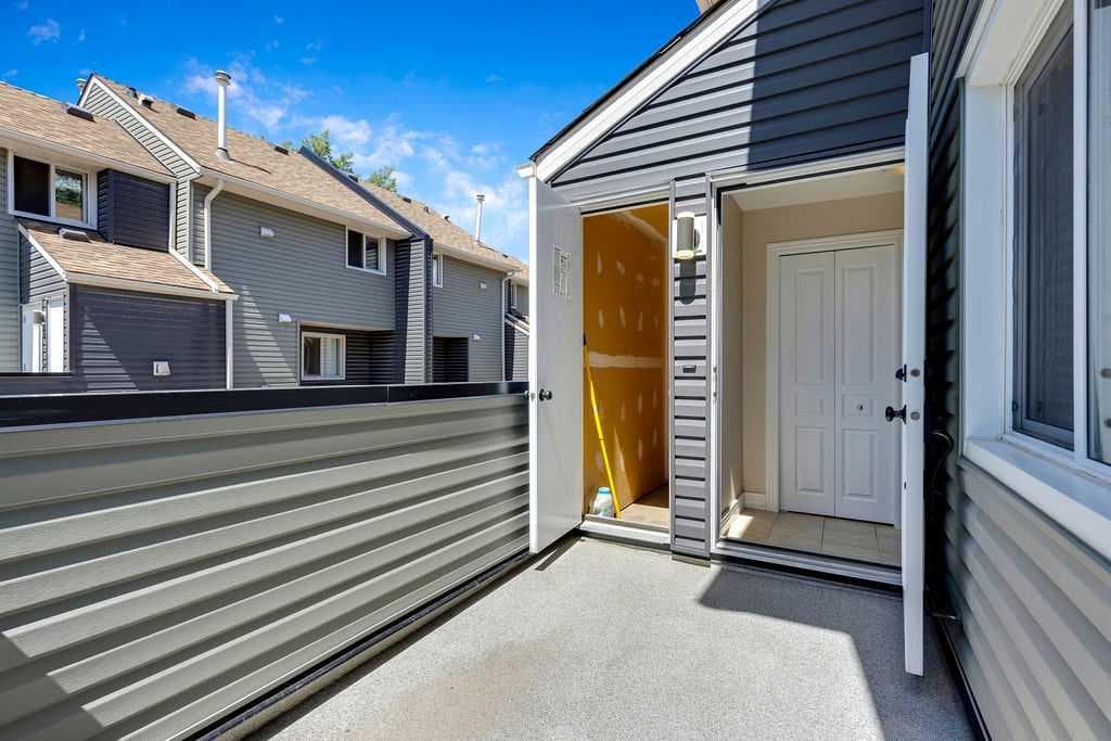 252, 66 Glamis Green SW