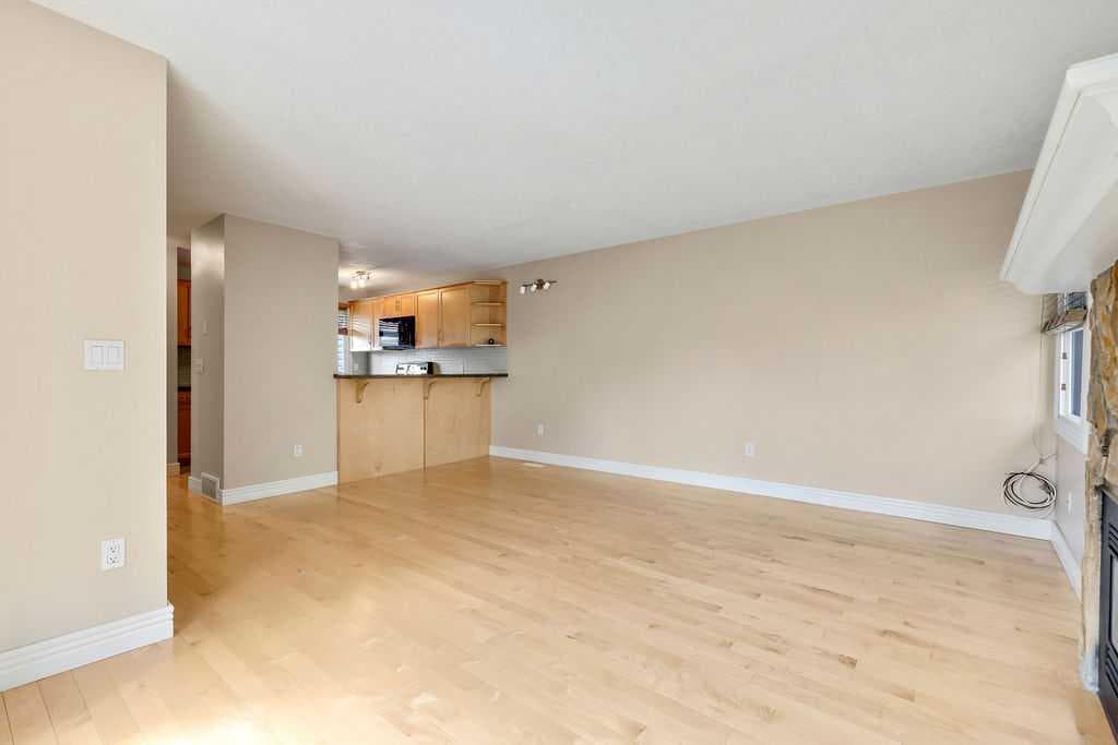 252, 66 Glamis Green SW