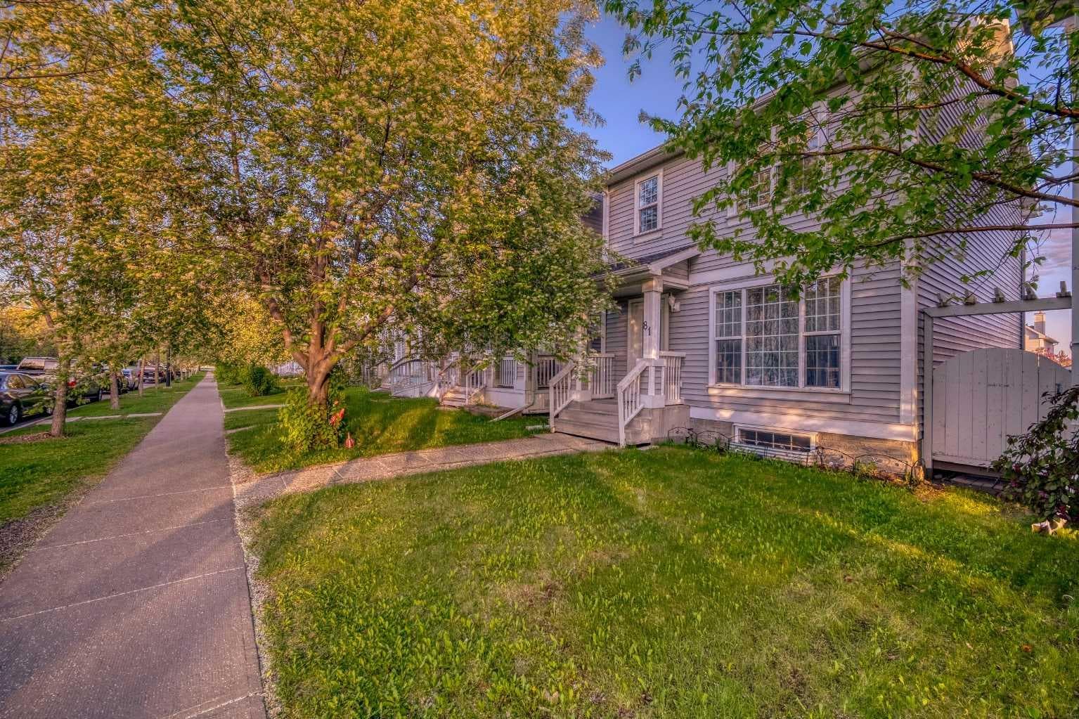 81 Prestwick Avenue SE
