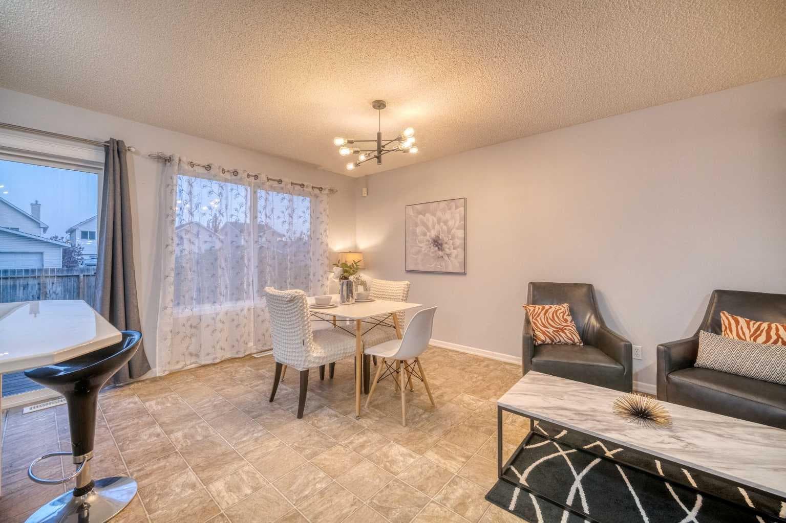 81 Prestwick Avenue SE