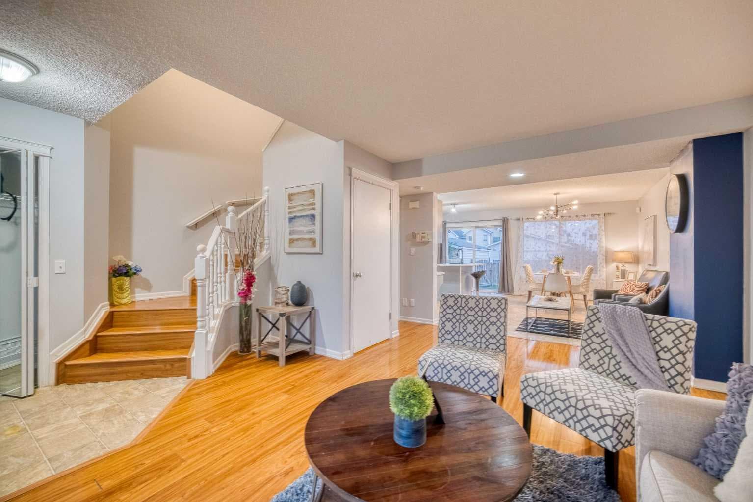 81 Prestwick Avenue SE