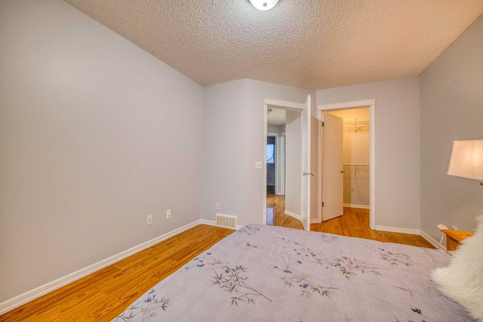 81 Prestwick Avenue SE