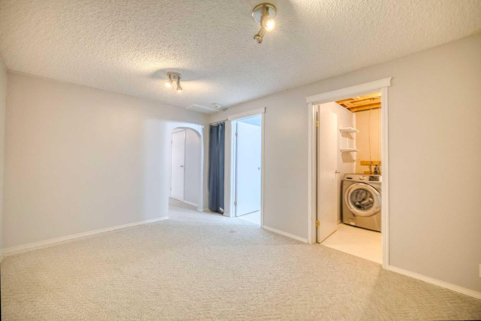 81 Prestwick Avenue SE