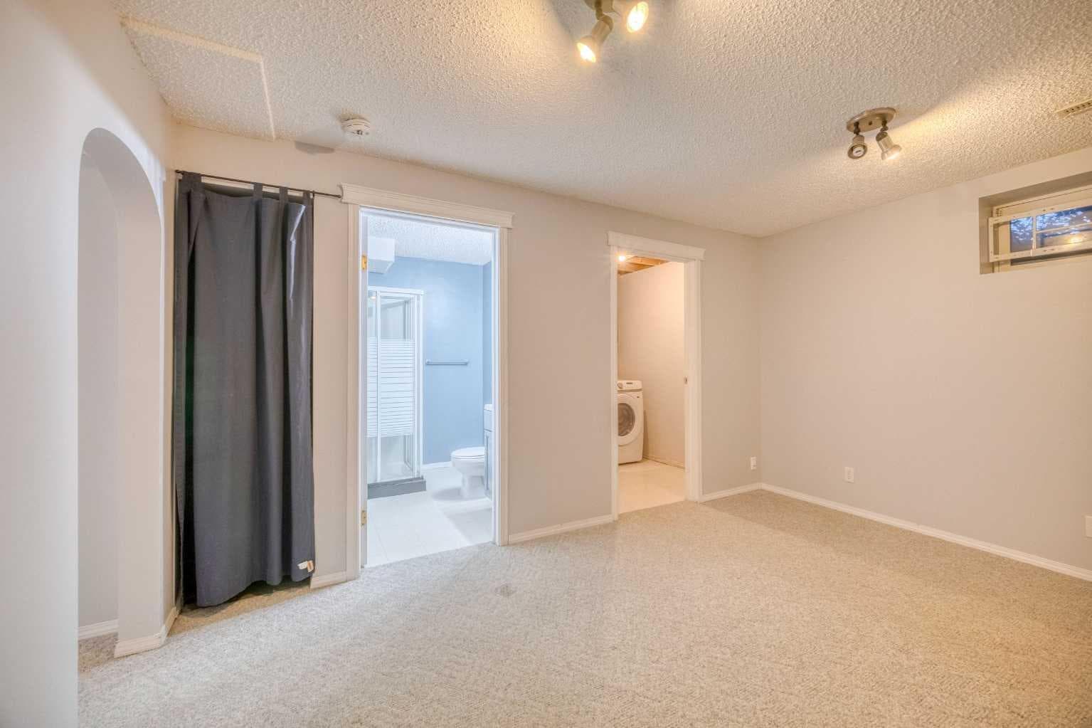 81 Prestwick Avenue SE