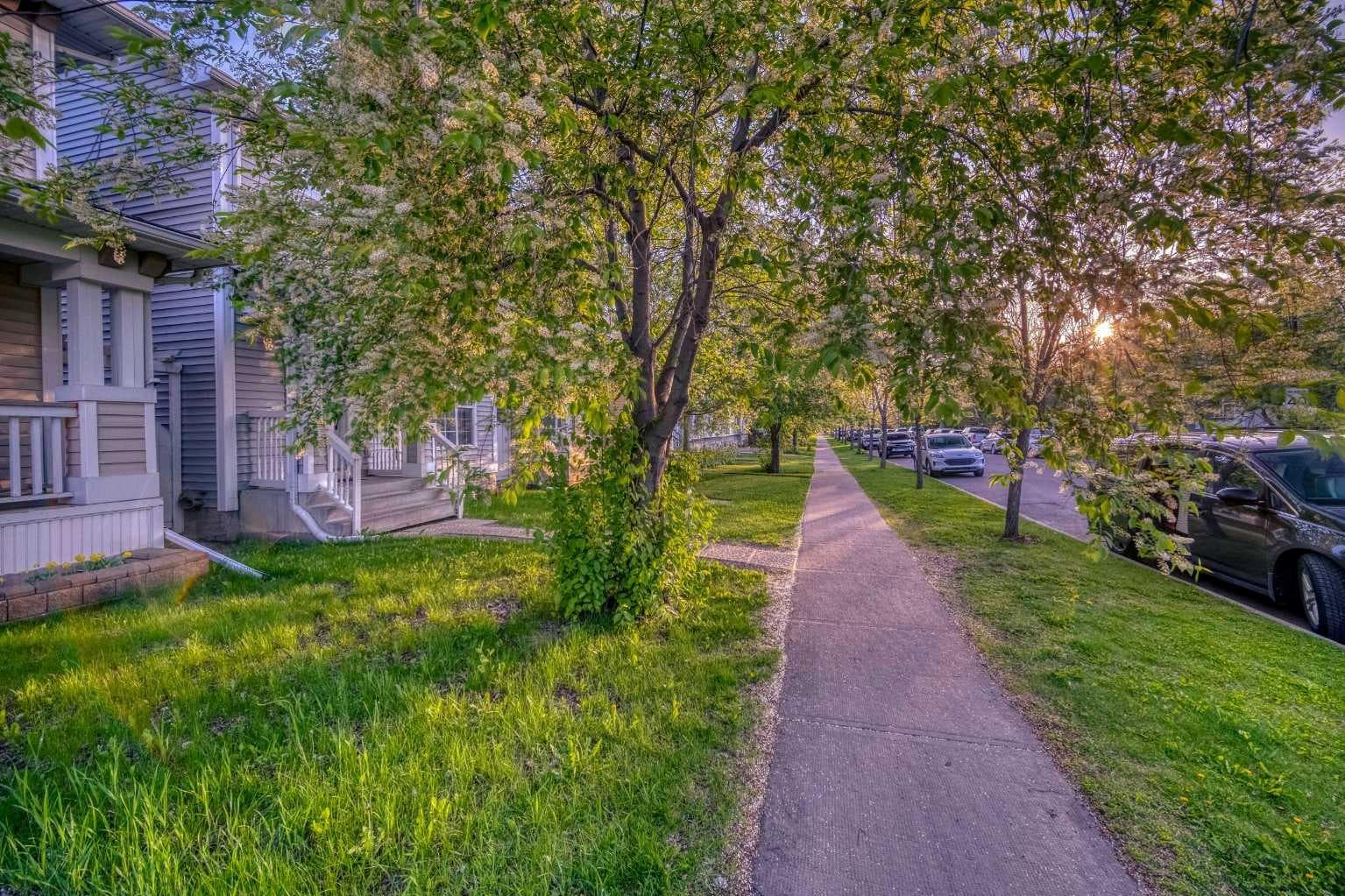 81 Prestwick Avenue SE