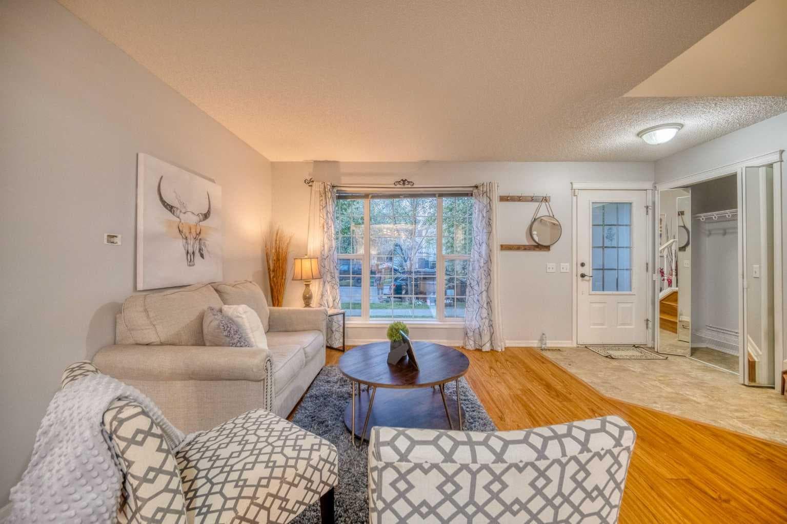 81 Prestwick Avenue SE