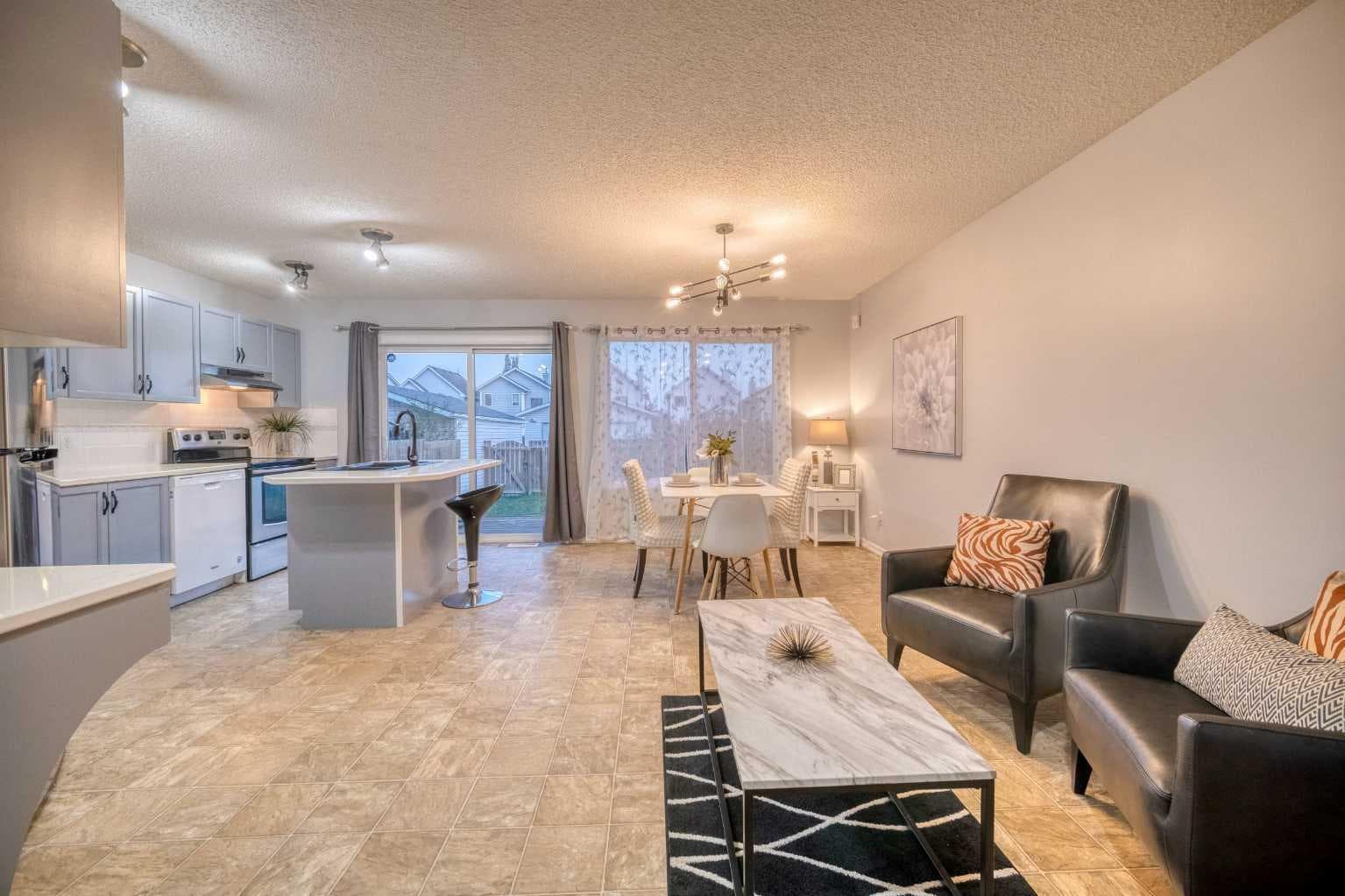 81 Prestwick Avenue SE