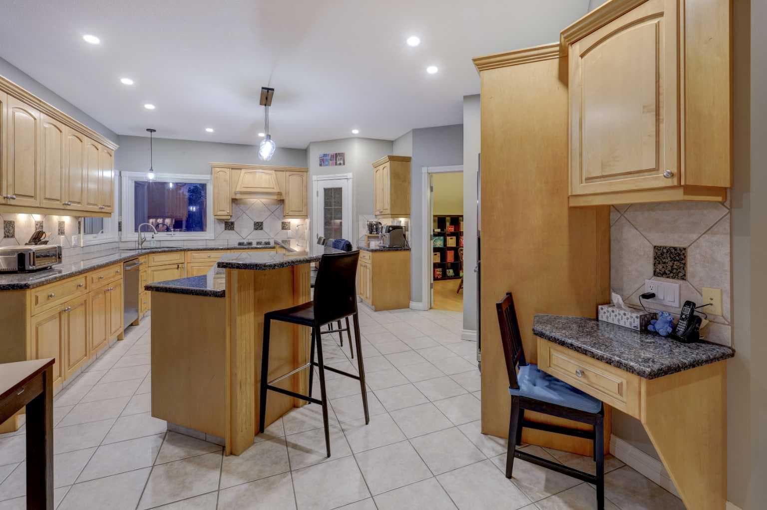 40 Arbour Estates Green NW