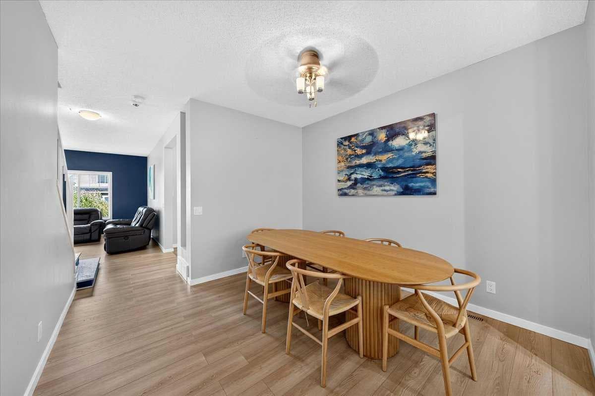 174 Mahogany Heights SE