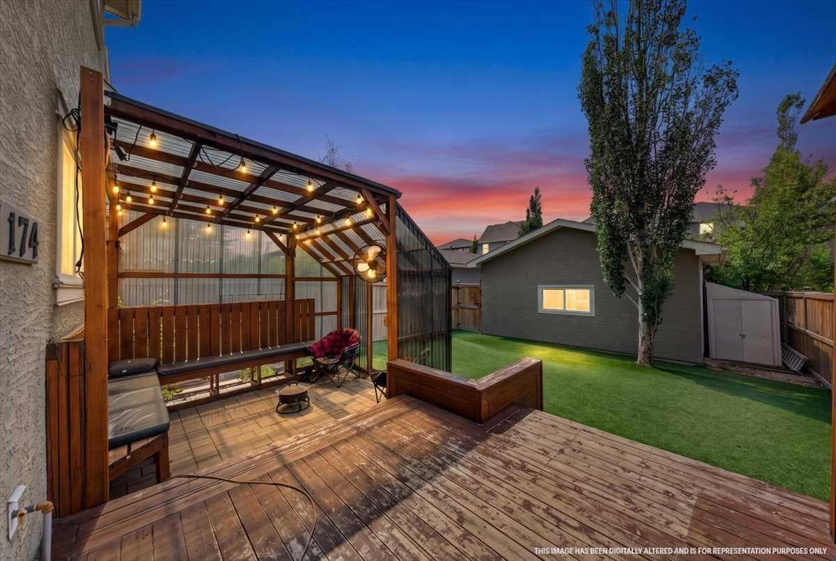 174 Mahogany Heights SE