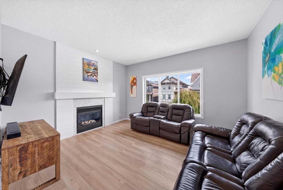174 Mahogany Heights SE
