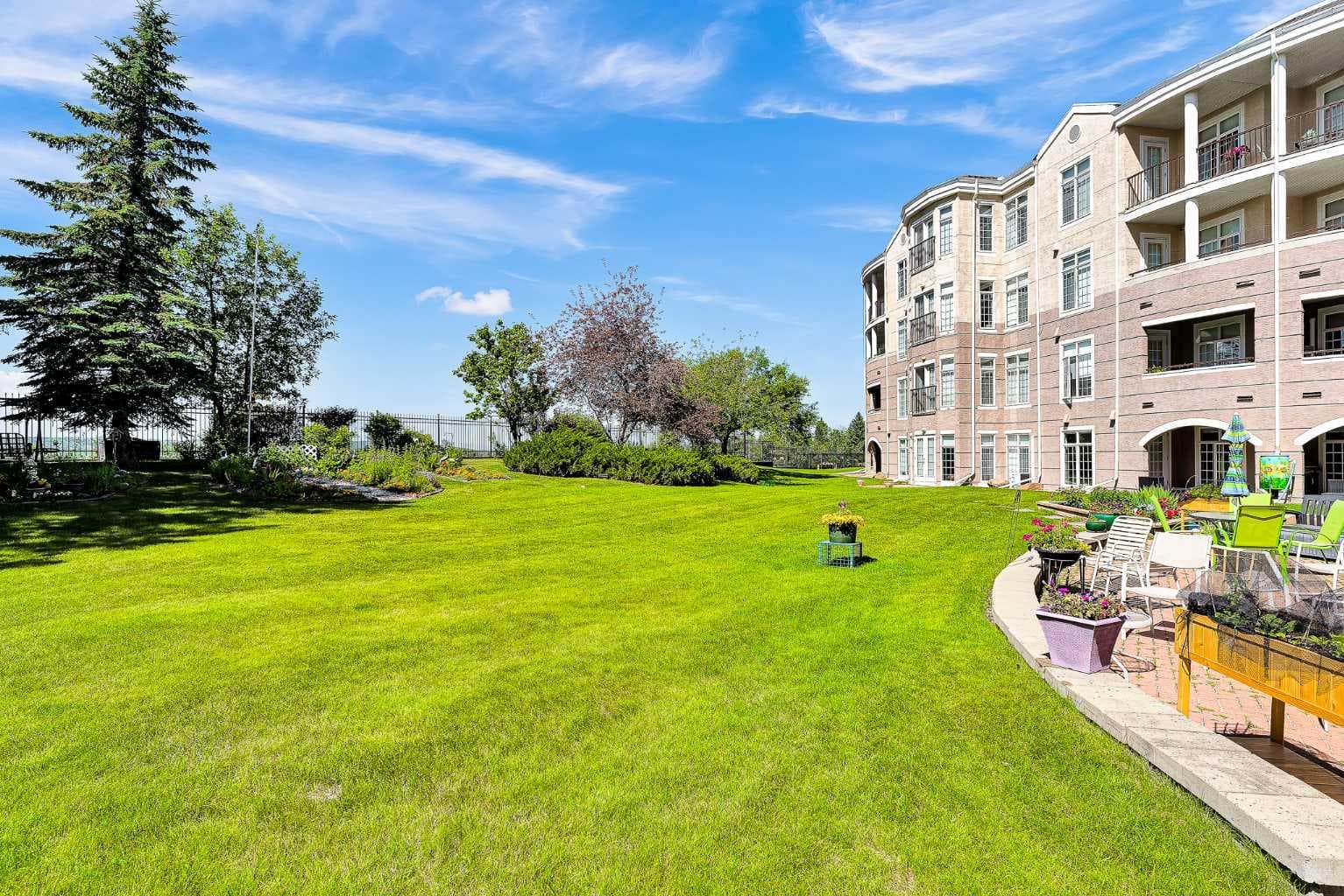 321, 5201 Dalhousie Drive NW