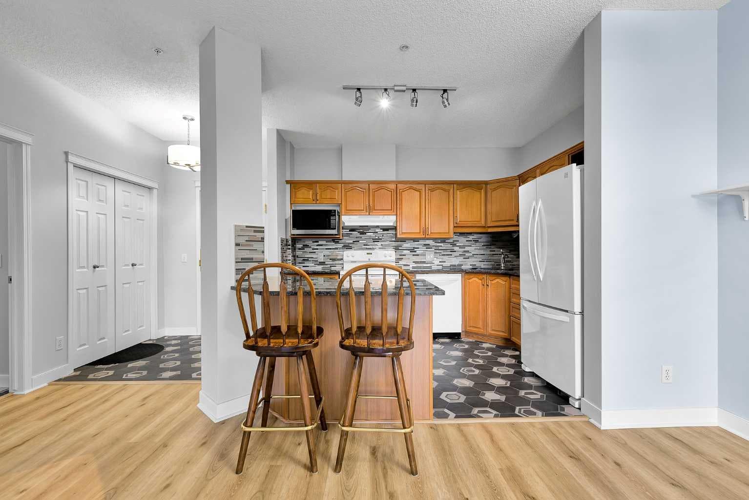 321, 5201 Dalhousie Drive NW