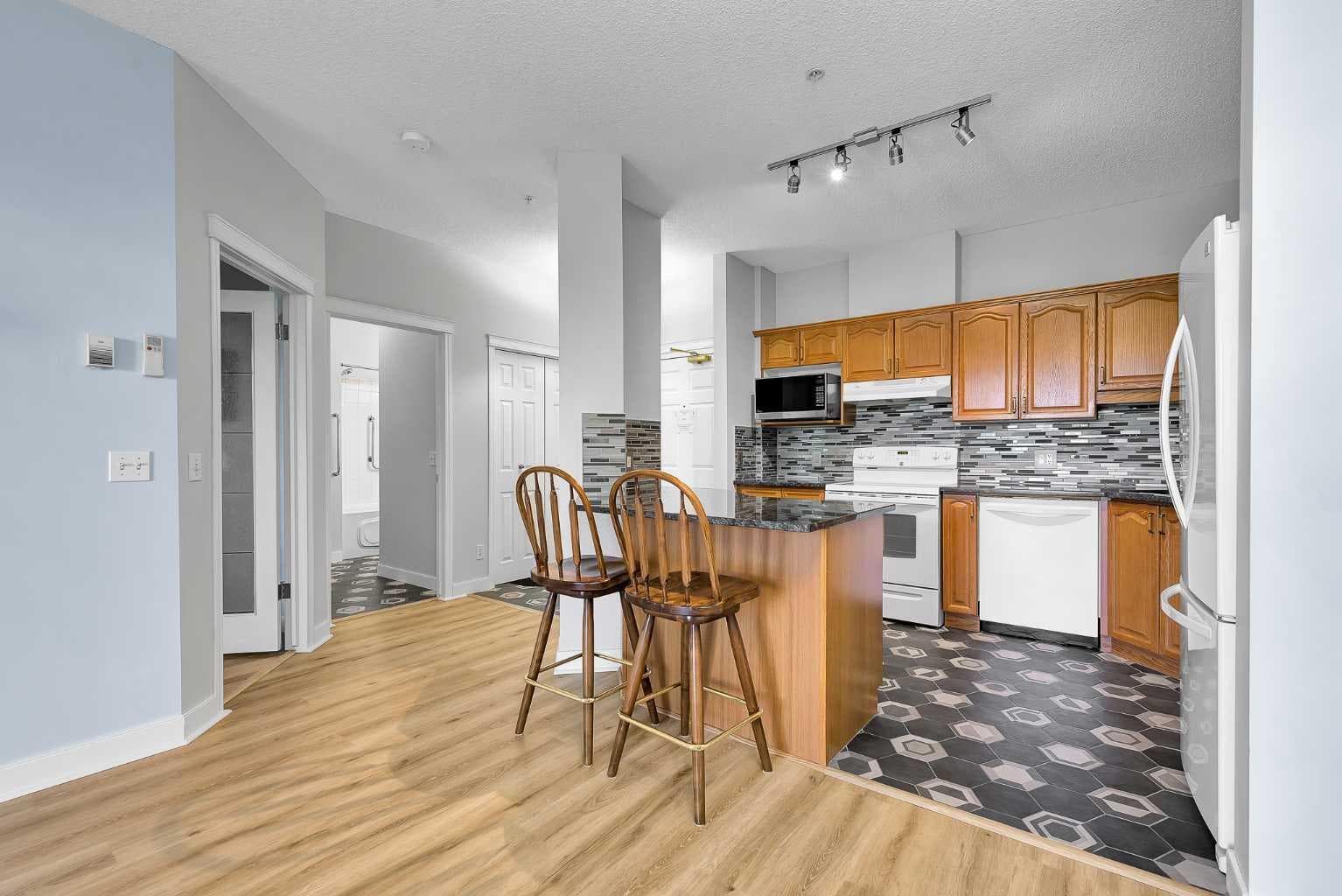 321, 5201 Dalhousie Drive NW