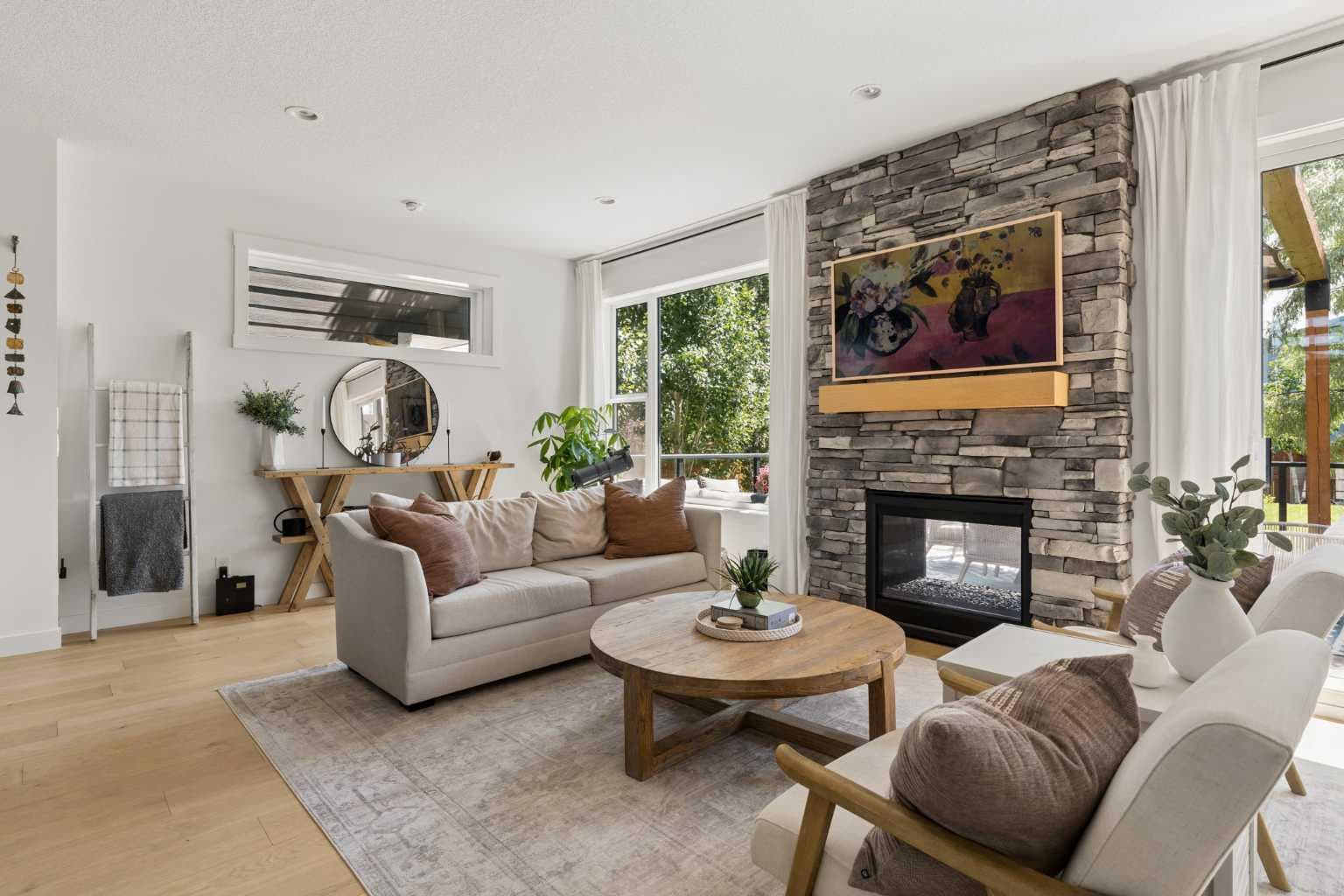 203 Cranbrook Park SE