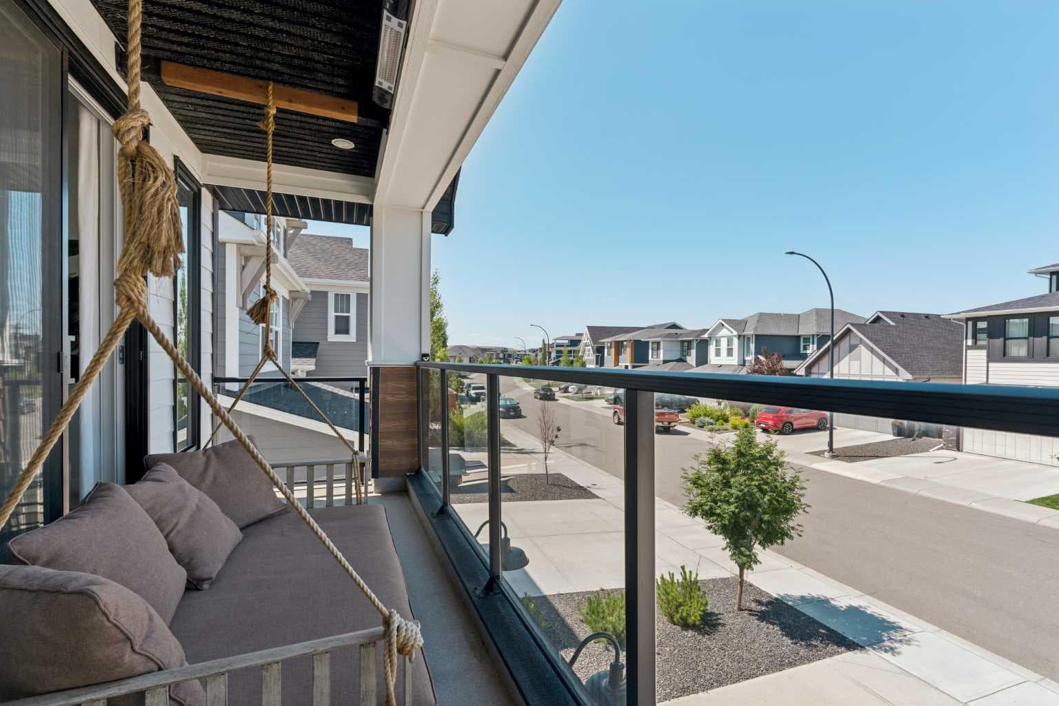 203 Cranbrook Park SE