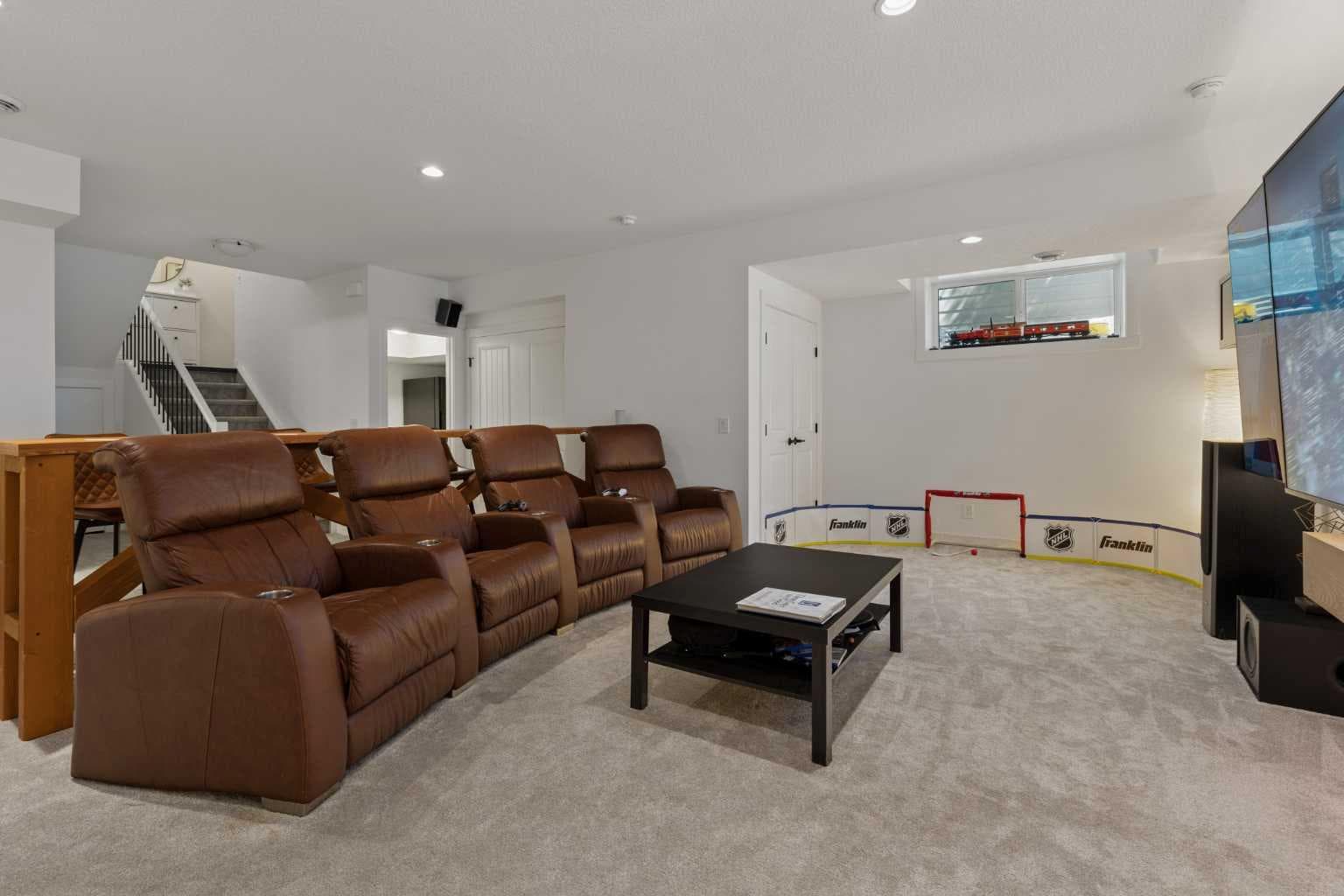 203 Cranbrook Park SE