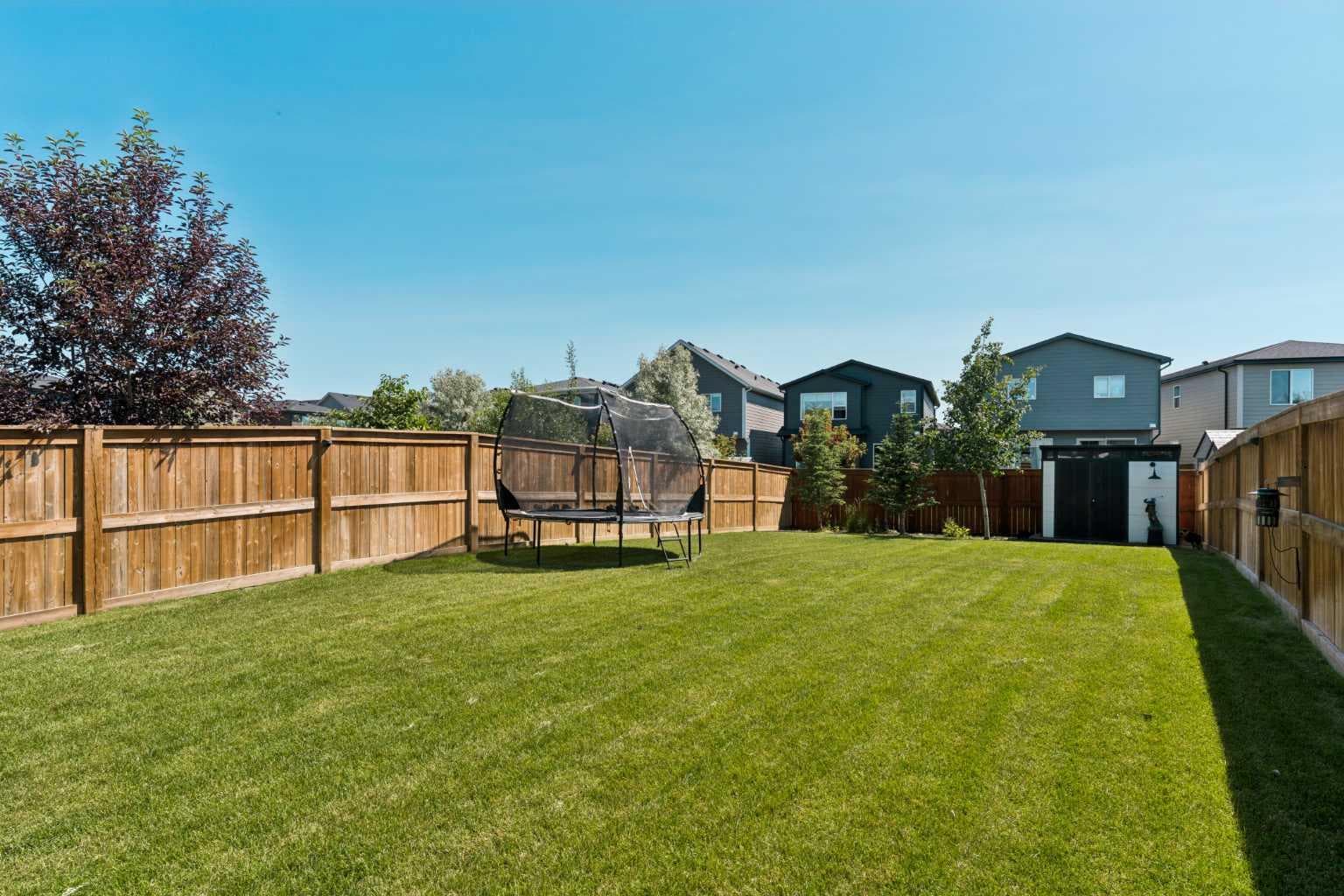 203 Cranbrook Park SE