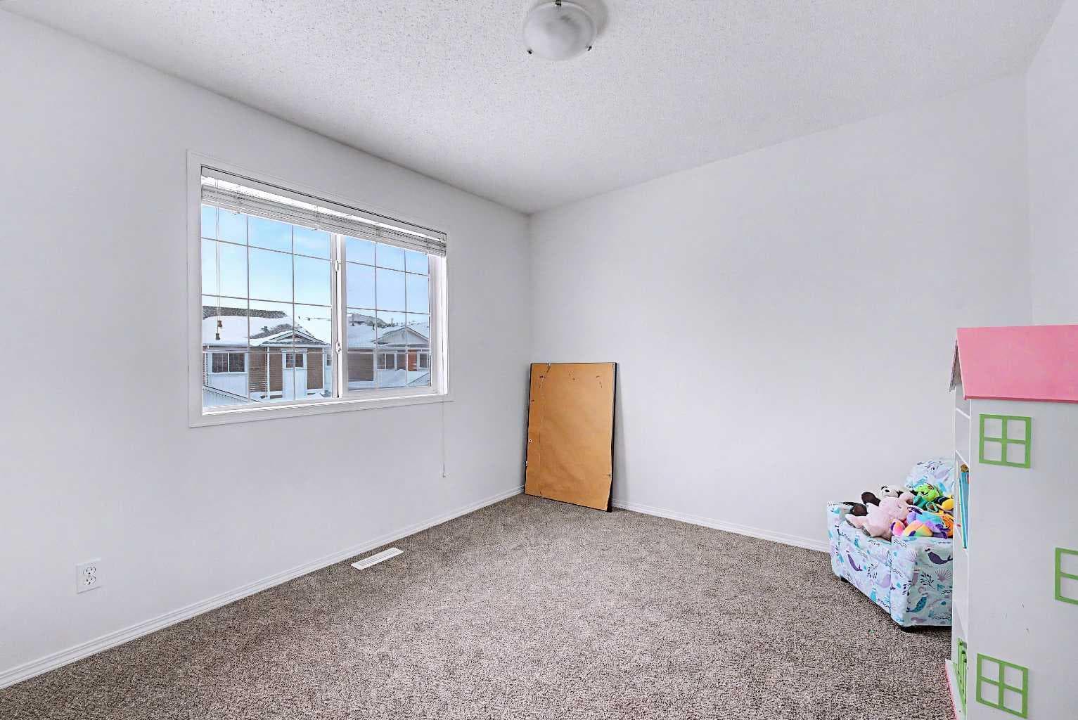 102, 800 Yankee Valley Boulevard SE