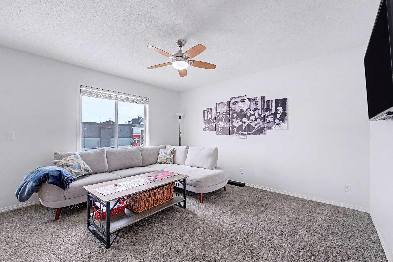 102, 800 Yankee Valley Boulevard SE