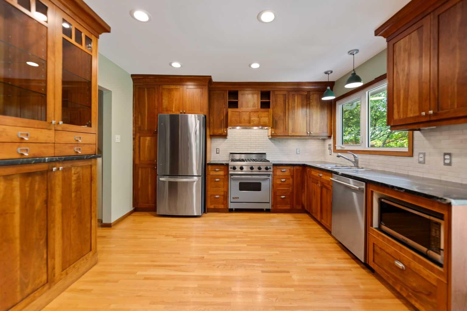 21 Roseview Drive NW