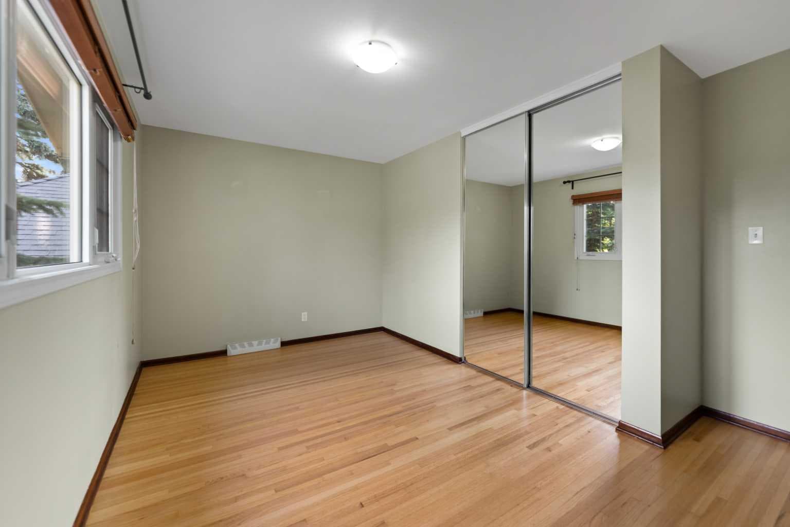 21 Roseview Drive NW