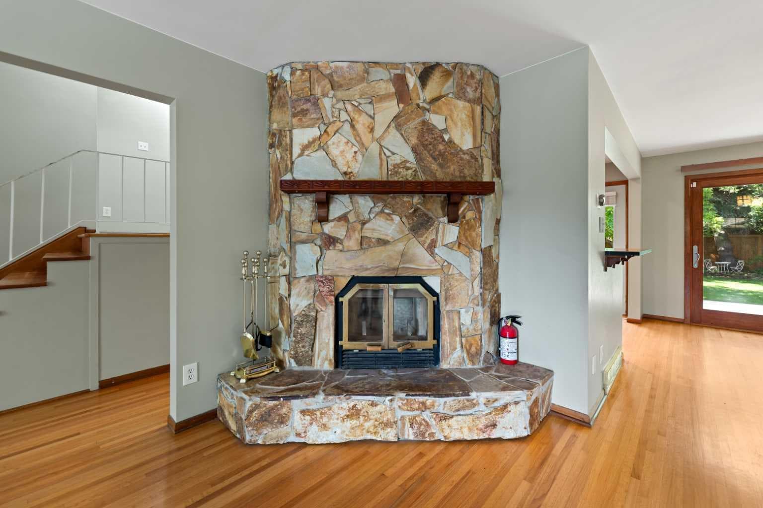 21 Roseview Drive NW