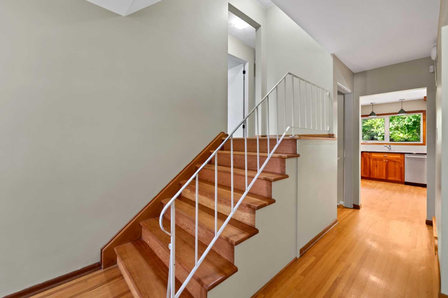21 Roseview Drive NW