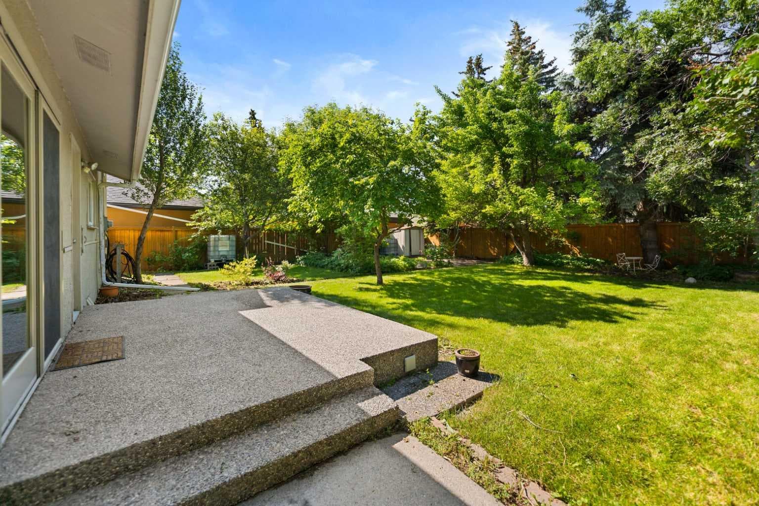21 Roseview Drive NW