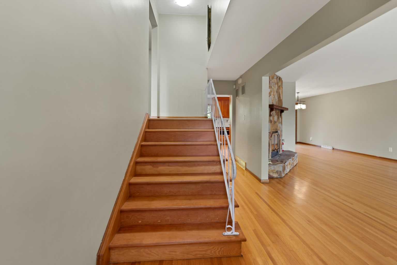21 Roseview Drive NW