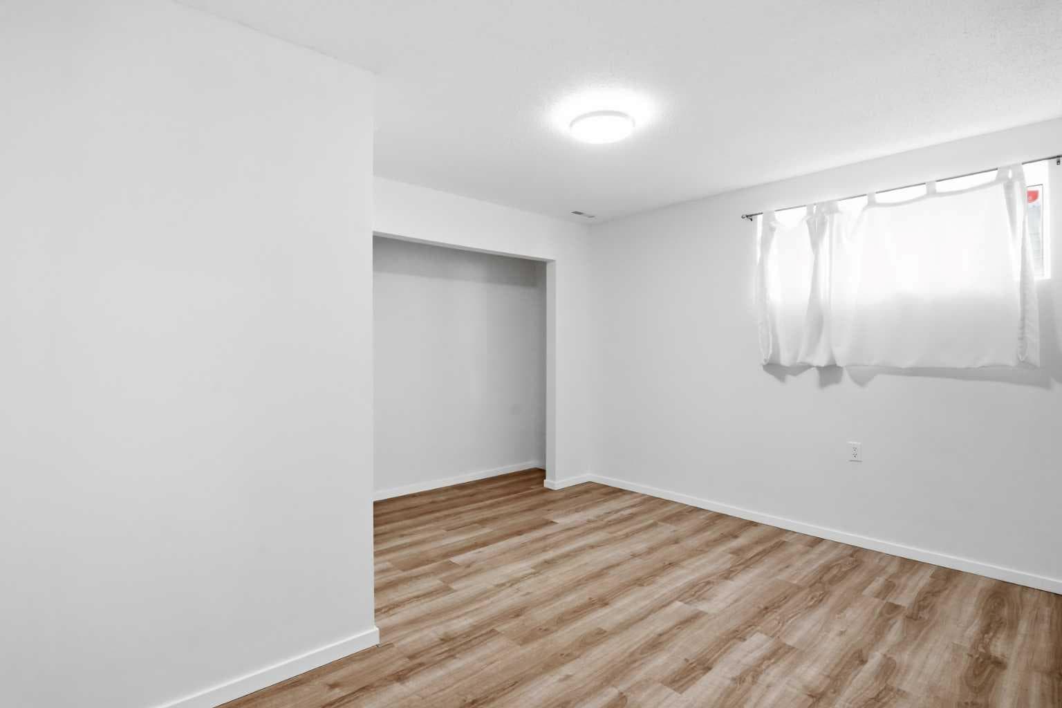 288 Springborough Way SW