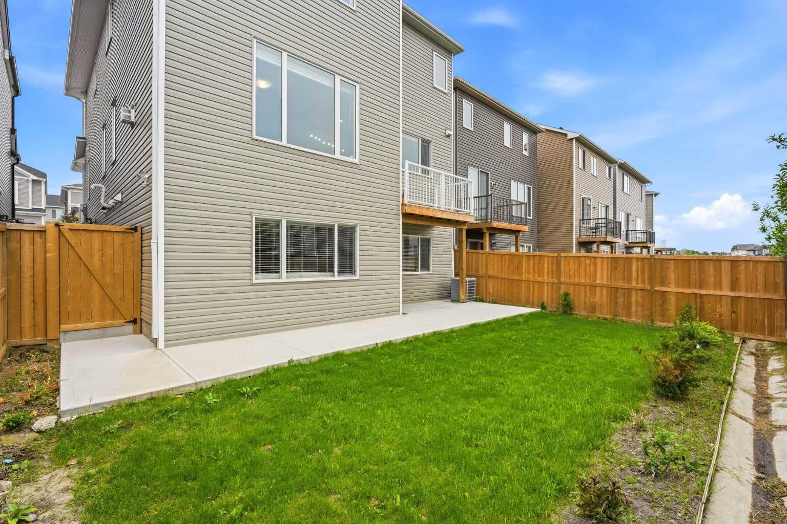 733 Windrow Manor SW