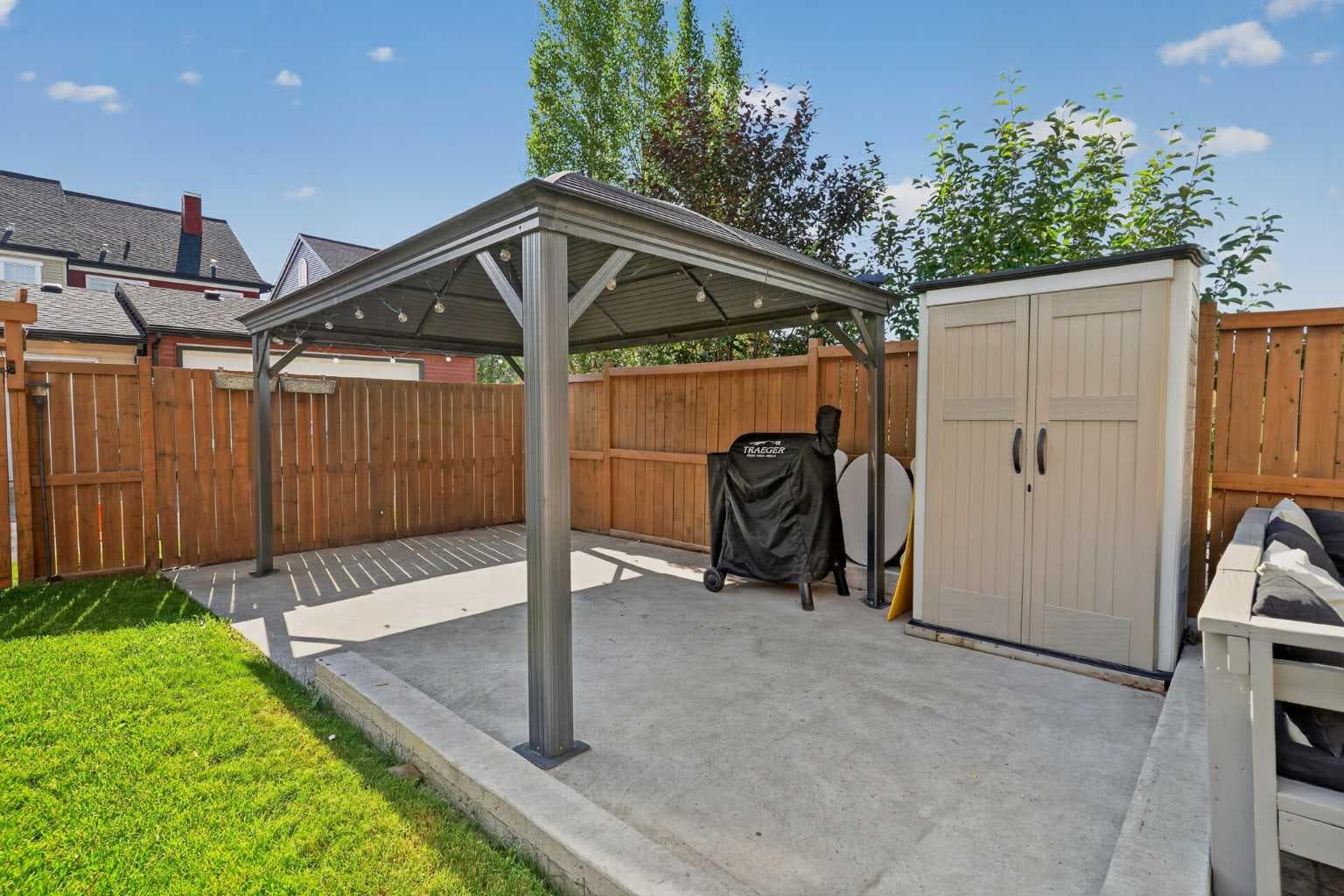 50 Legacy Close SE