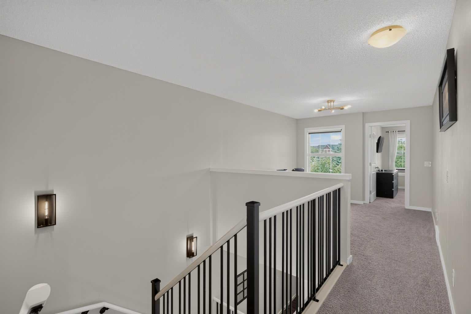 50 Legacy Close SE