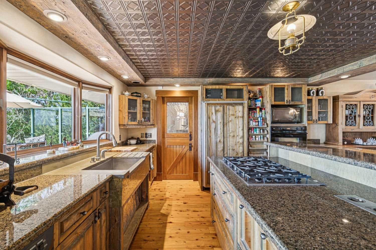 260097 Mountain Ridge Place 