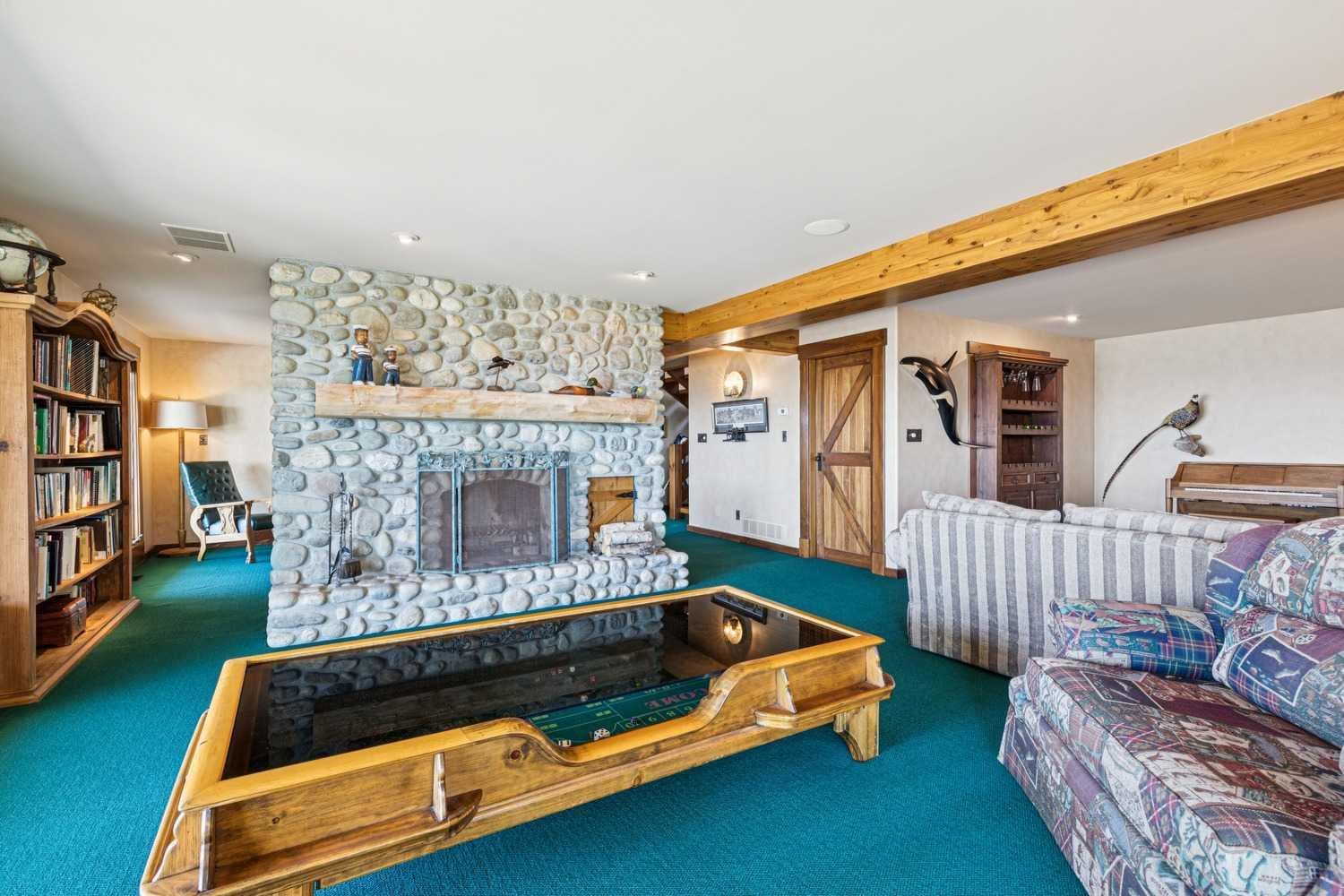 260097 Mountain Ridge Place 