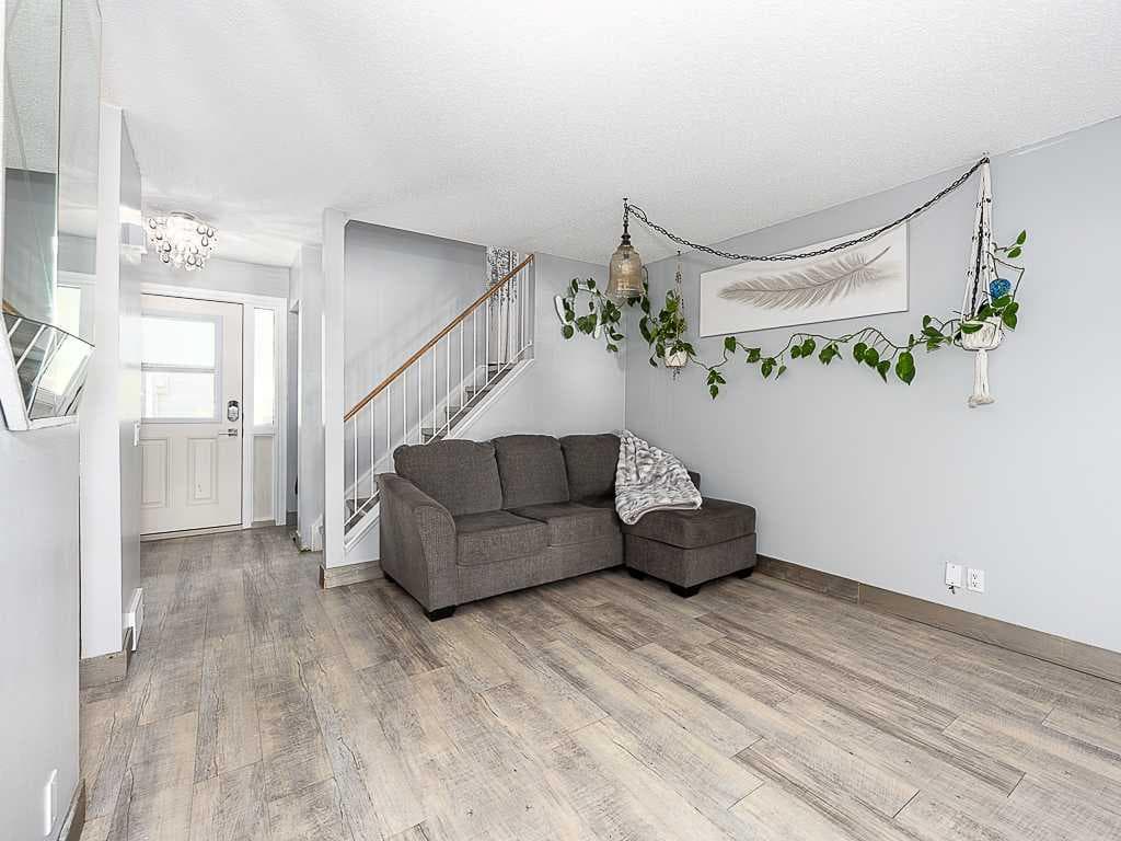 5, 93 Grier Place NE