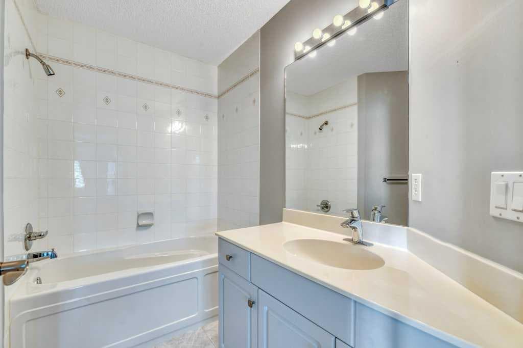 211, 2144 Paliswood Road SW