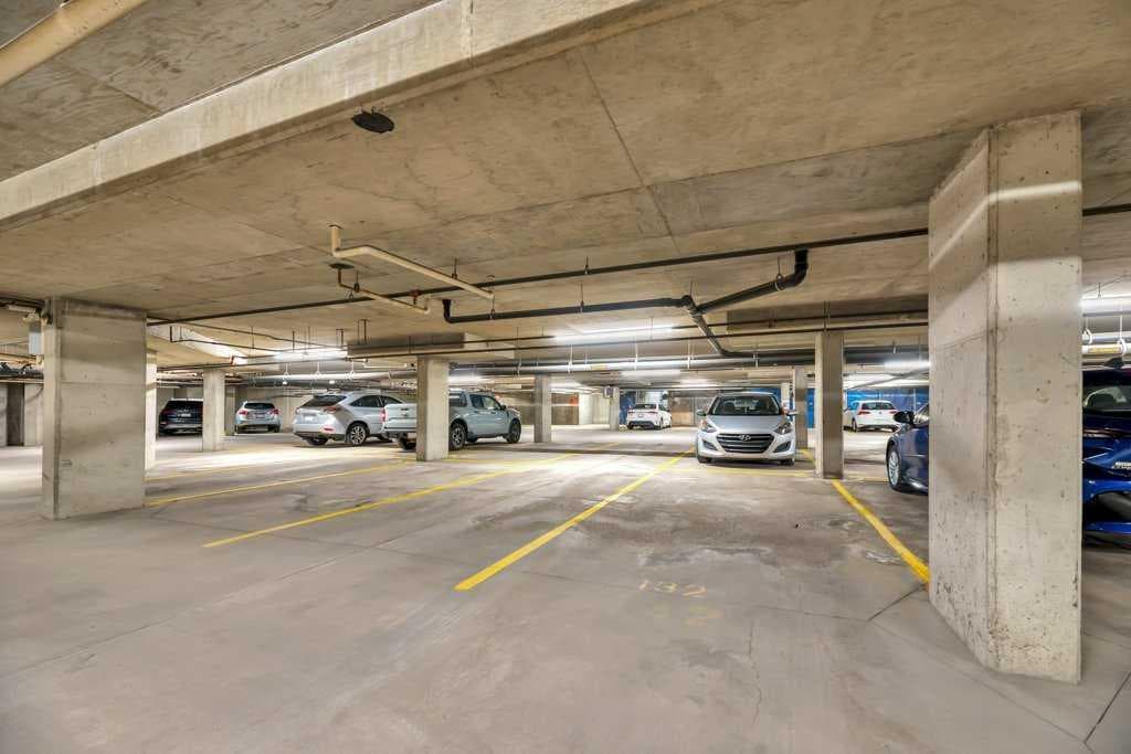 211, 2144 Paliswood Road SW