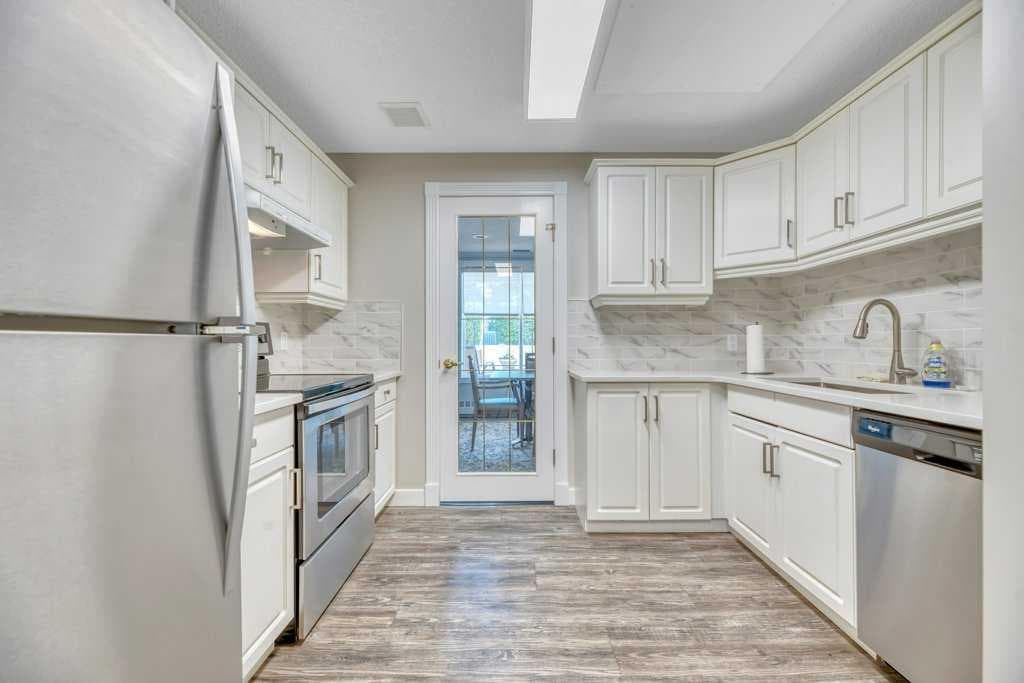 211, 2144 Paliswood Road SW